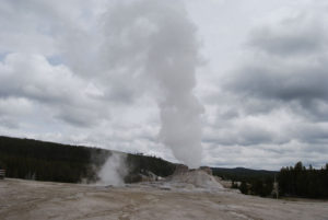 Old Faithful | Upper Geyser Basin | Yellowstone National Park | Photography by Jenny S.W. Lee